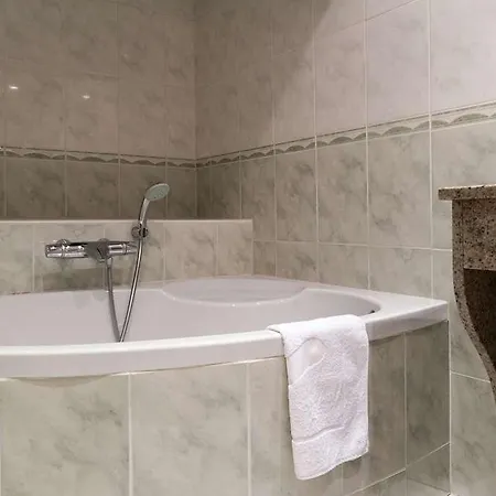 Chateau Du Landel, The Originals Relais Bezancourt